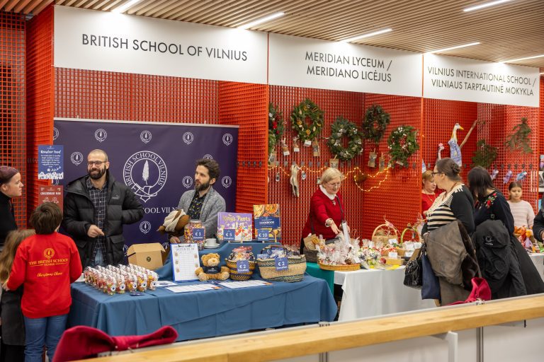 Tarptautinė Kalėdų labdaros mugė