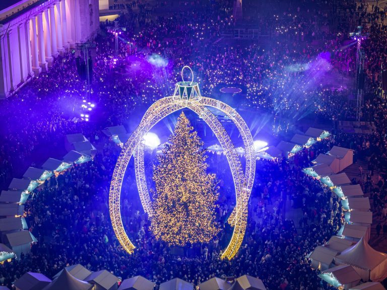Vilniaus Kalėdų eglės įžiebimo šventė – jau šį šeštadienį: paaiškėjo, kas dainuos koncerto metu